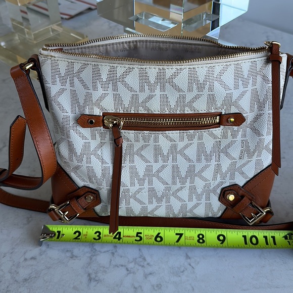 Michael Kors Handbag - Picture 5 of 5